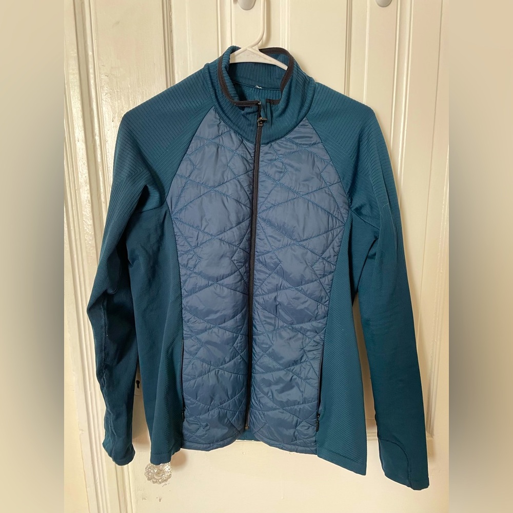 Like new Athleta flurry force insulated jacket